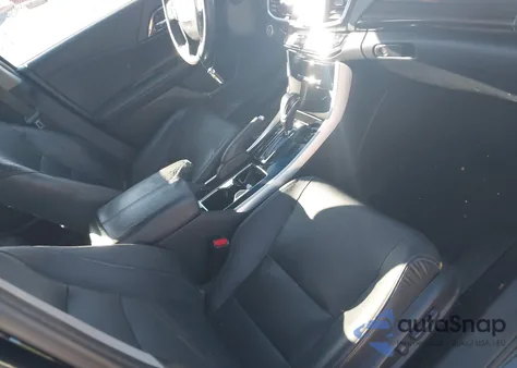 2016 Honda Accord Exl z USA, uszkodzony, nr VIN 1HGCR2F87GA085453